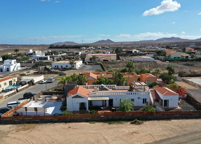 Da Mata Kite&surf House Couette-café Lajares